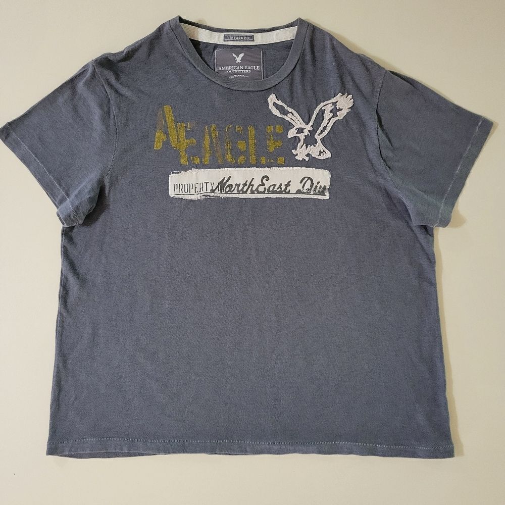 American Eagle Outfitters Men's Gray Appliquéd Crewneck Short Sleeve Tee